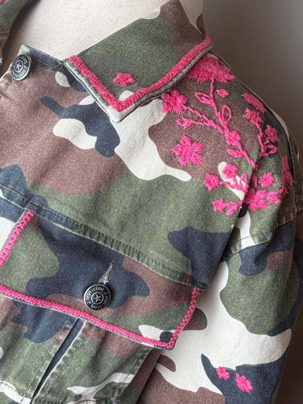 Cinq a Sept XL Camo Jacket with Pink Floral Embroidery - Picture 3 of 10
